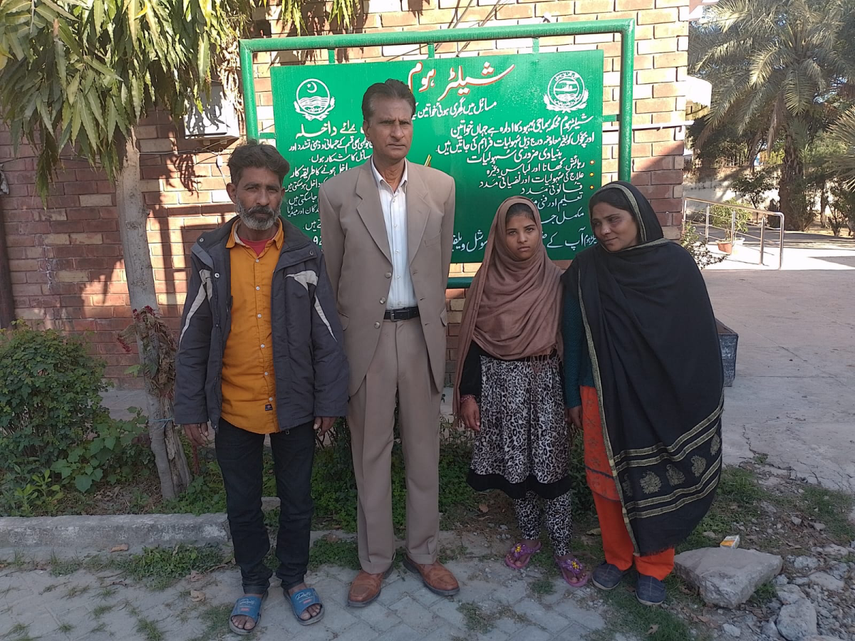 Saneha Sharif (with parents)